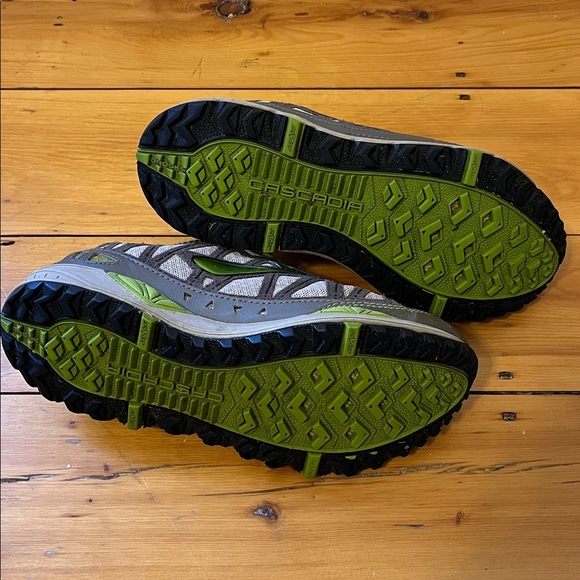 BROOKS Cascadia 8 Trail Running Sneakers Shoes All Terrain Women’s 7 Gray Green - Picture 7 of 11